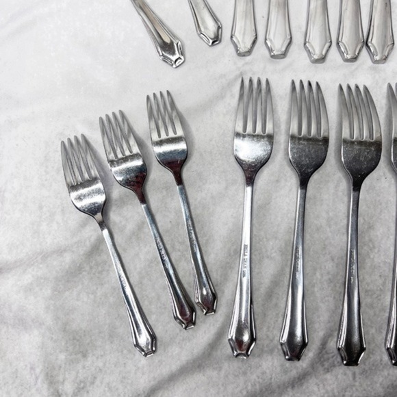 Paula Deen 24-Piece Stainless Steel Flatware Set Silverware - Picture 10 of 15